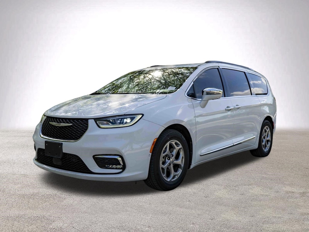 Used 2022 Chrysler Pacifica Limited Minivan