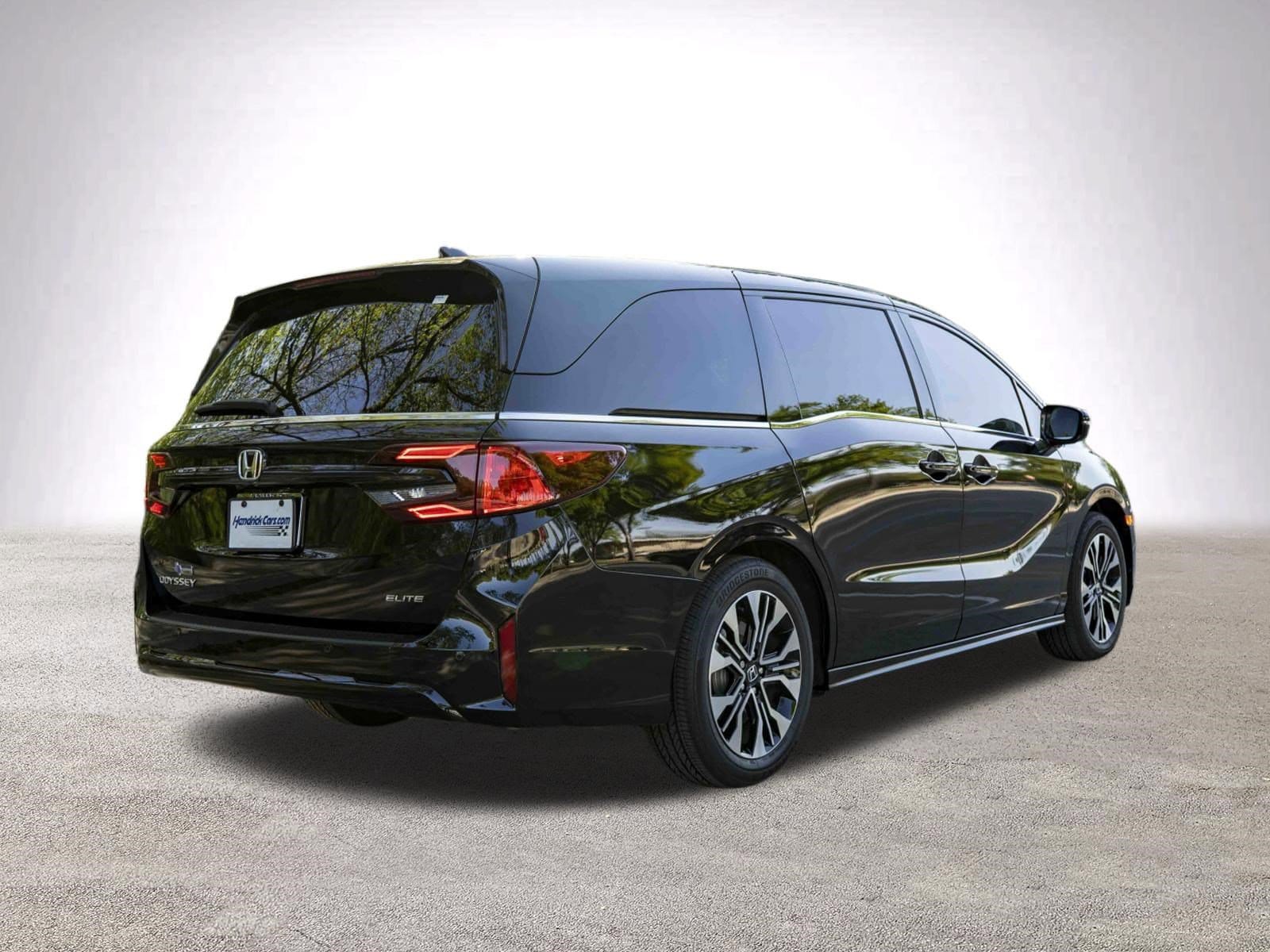 2026 Honda Odyssey Elite photo 3