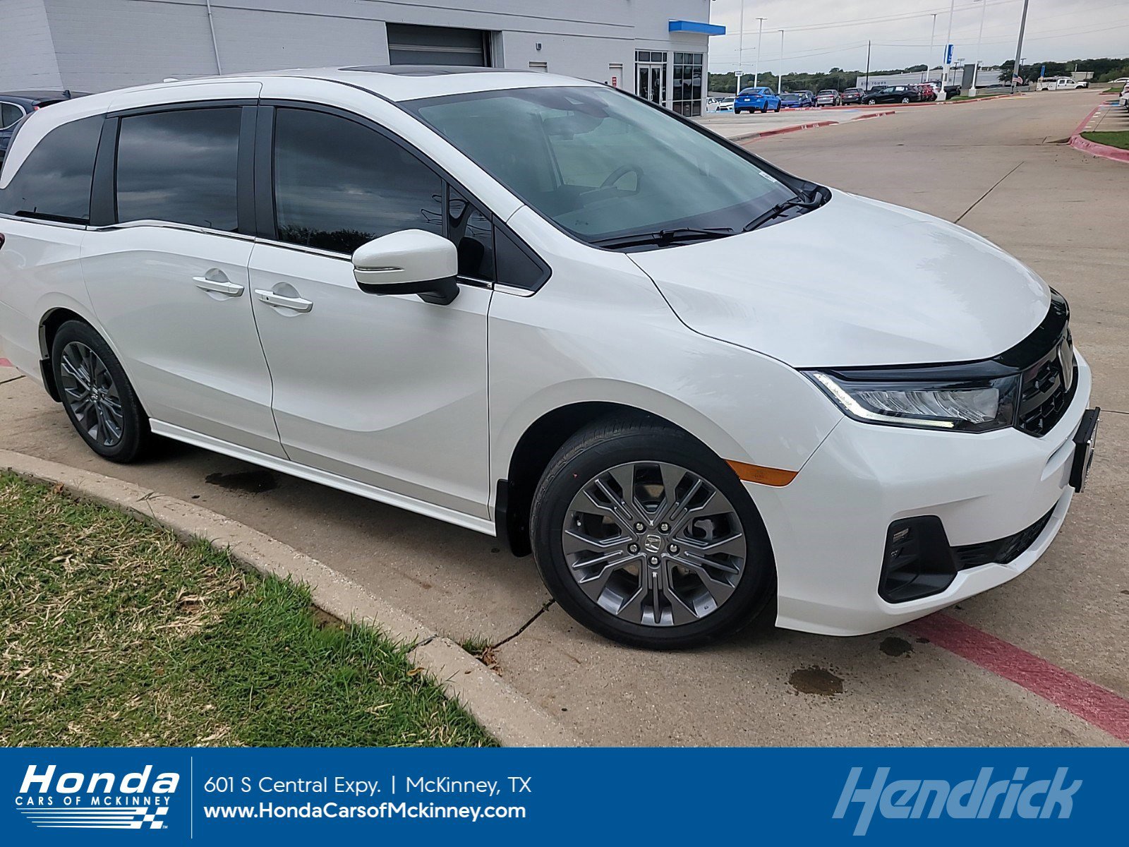 2026 Honda Odyssey Touring's photo