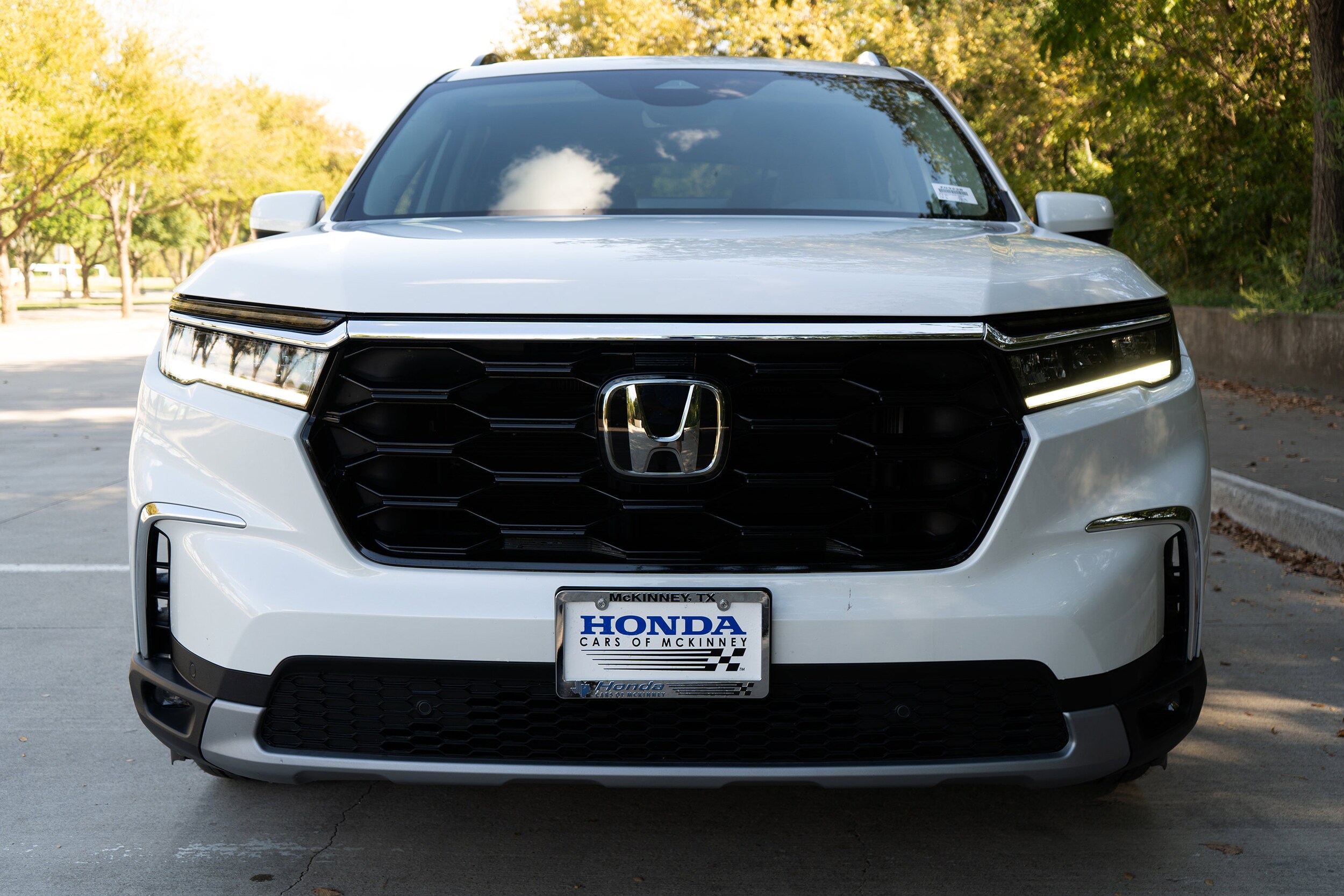 2025 Honda Pilot Touring photo 2