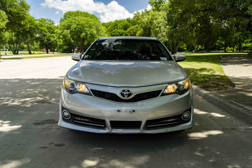 Used 2013 Toyota Camry SE Sedan