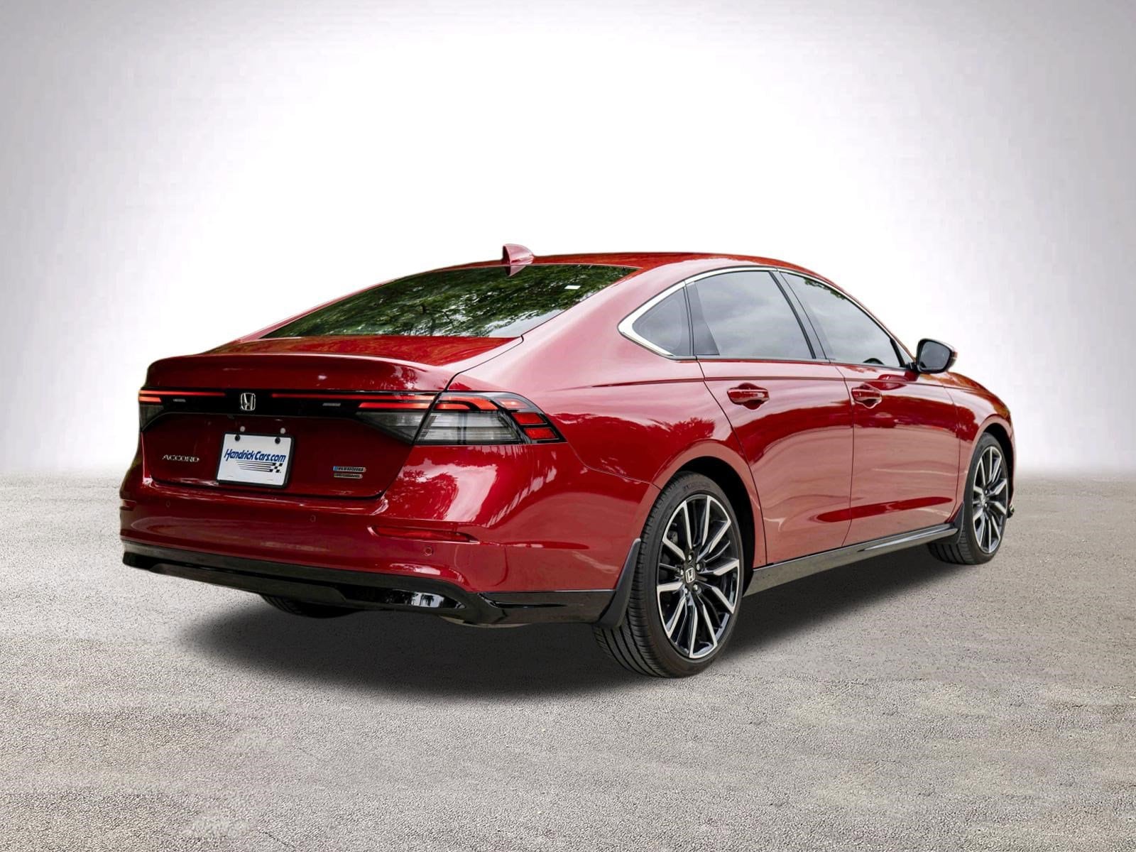 2024 Honda Accord Hybrid Touring photo 3