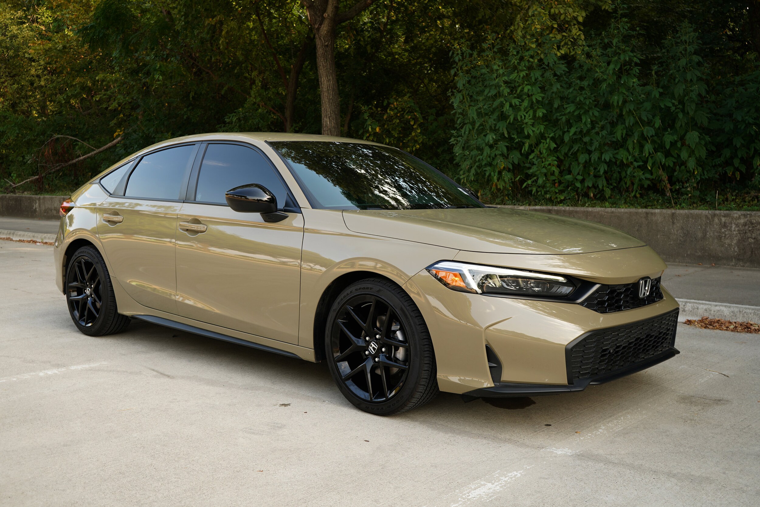 2025 Honda Civic Sport Hatchback photo 2