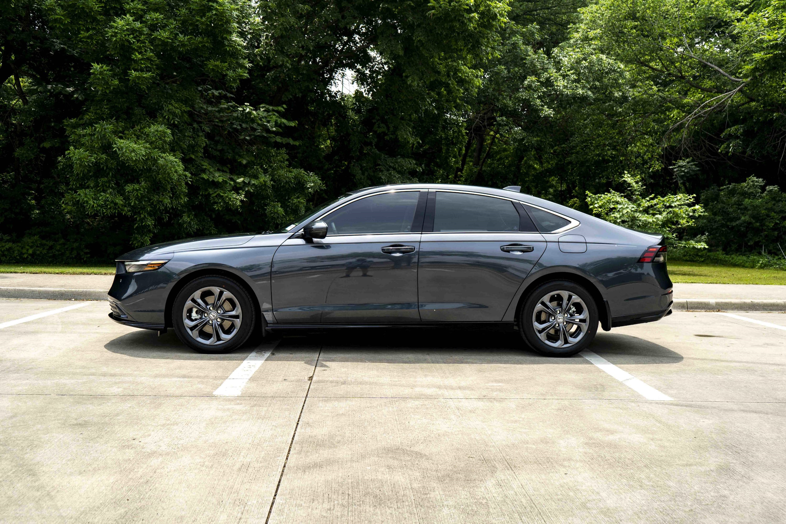 2026 Honda Accord Hybrid EX-L photo 4