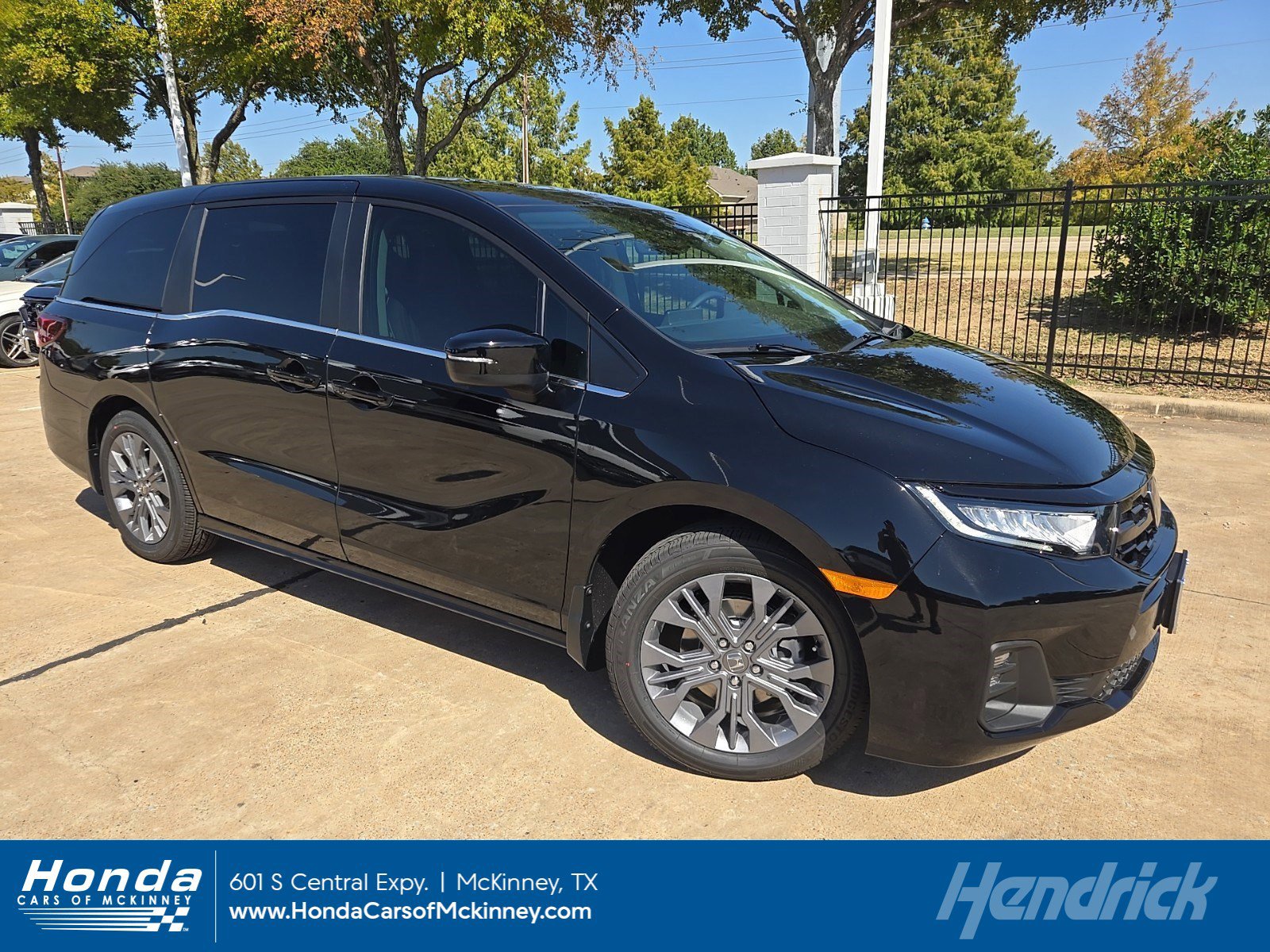 2026 Honda Odyssey Touring's photo