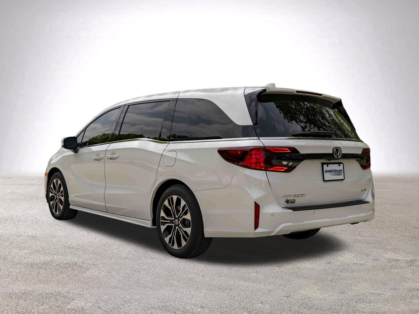 2026 Honda Odyssey Elite photo 5