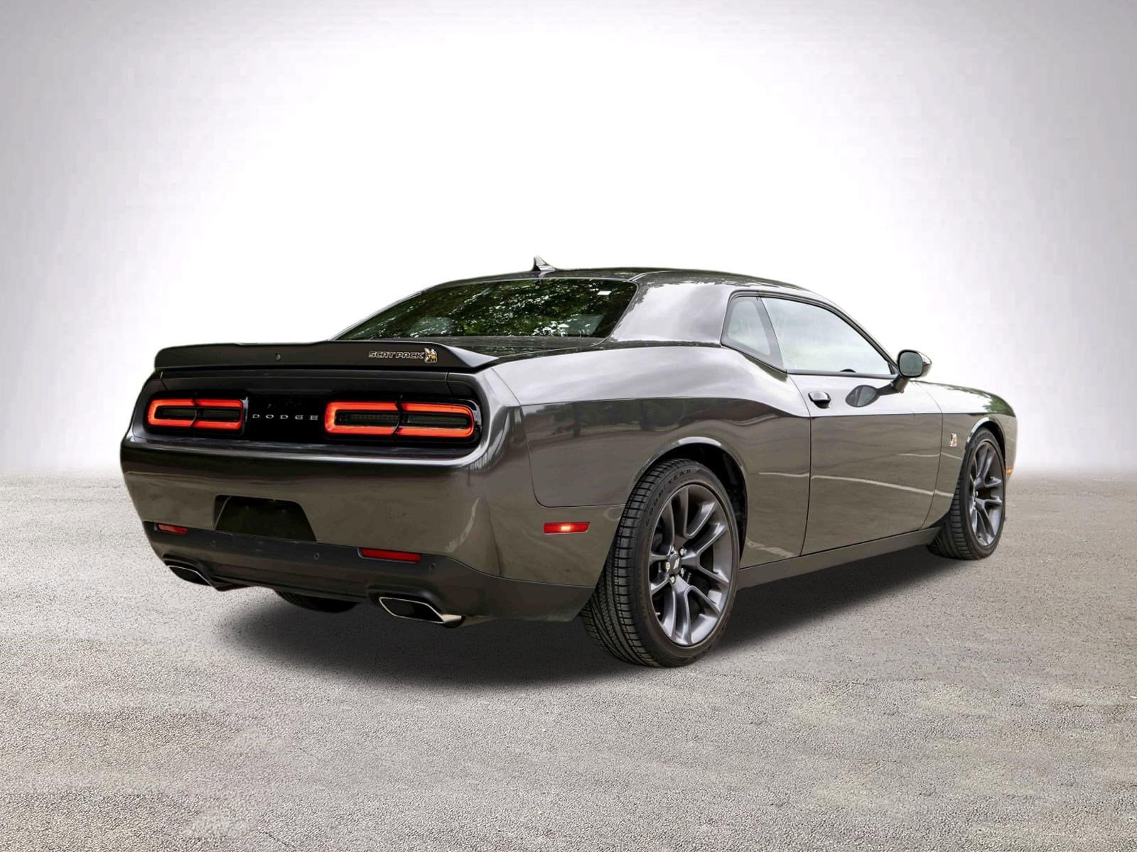 2023 Dodge Challenger R/T Scat Pack photo 3