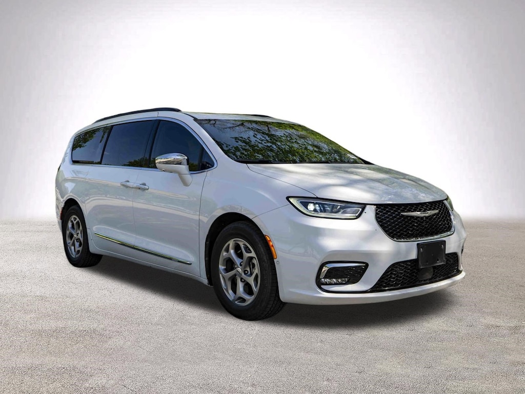 Used 2022 Chrysler Pacifica Limited Minivan