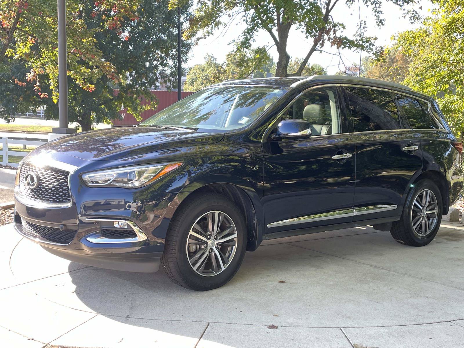 Used 2019 INFINITI QX60 LUXE SUV