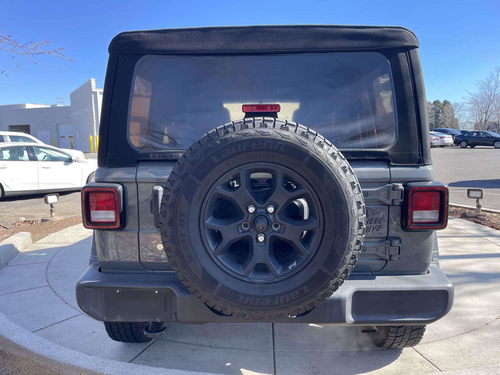 2020 Jeep Wrangler Unlimited Willys photo 3