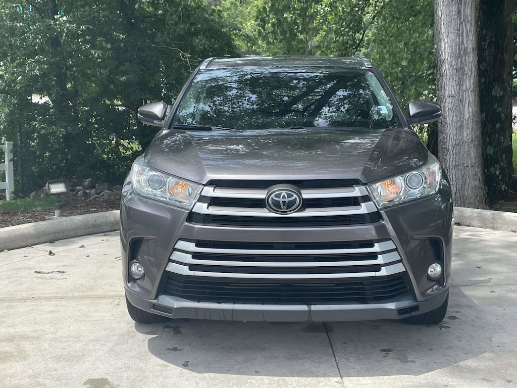 Used 2019 Toyota Highlander XLE SUV