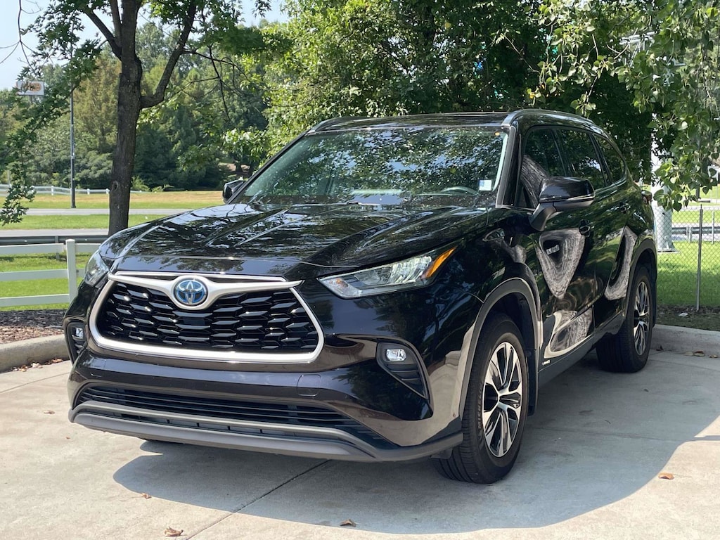 Used 2020 Toyota Highlander Hybrid XLE SUV