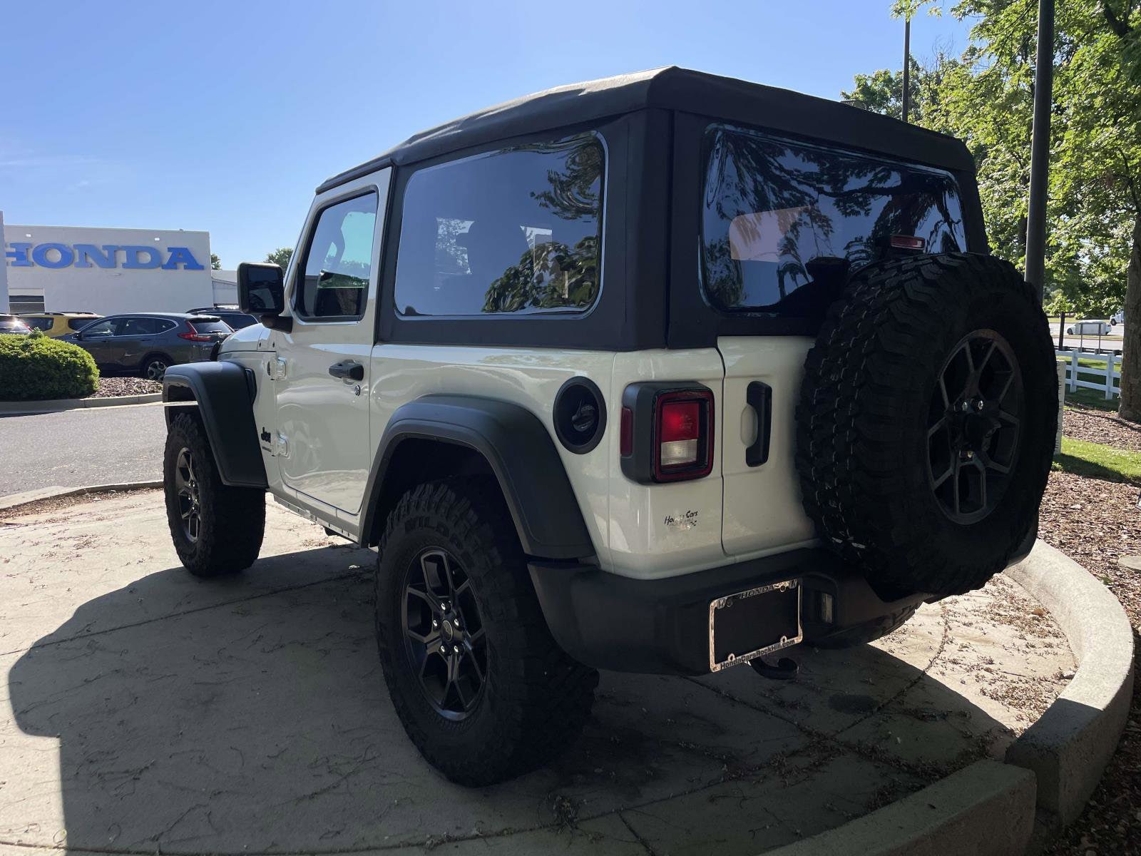 2025 Jeep Wrangler Sport photo 3