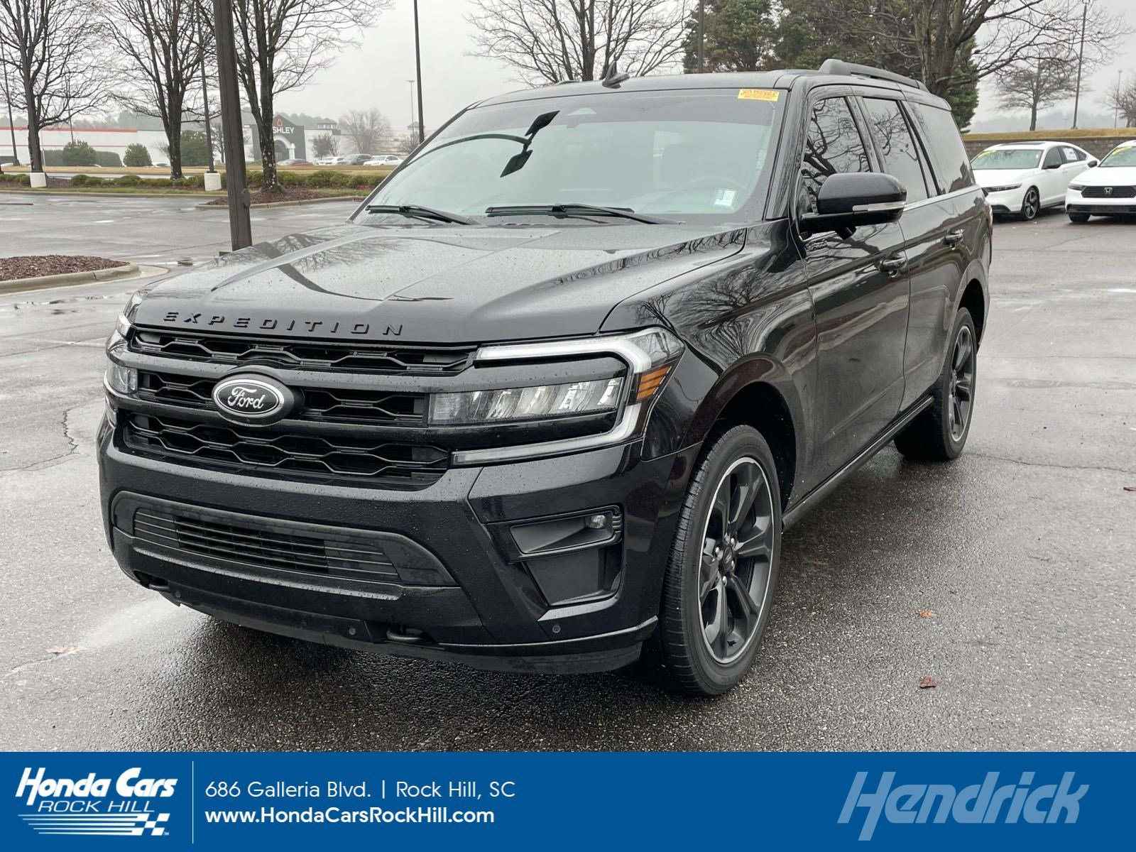 2023 Ford Expedition Limited's photo