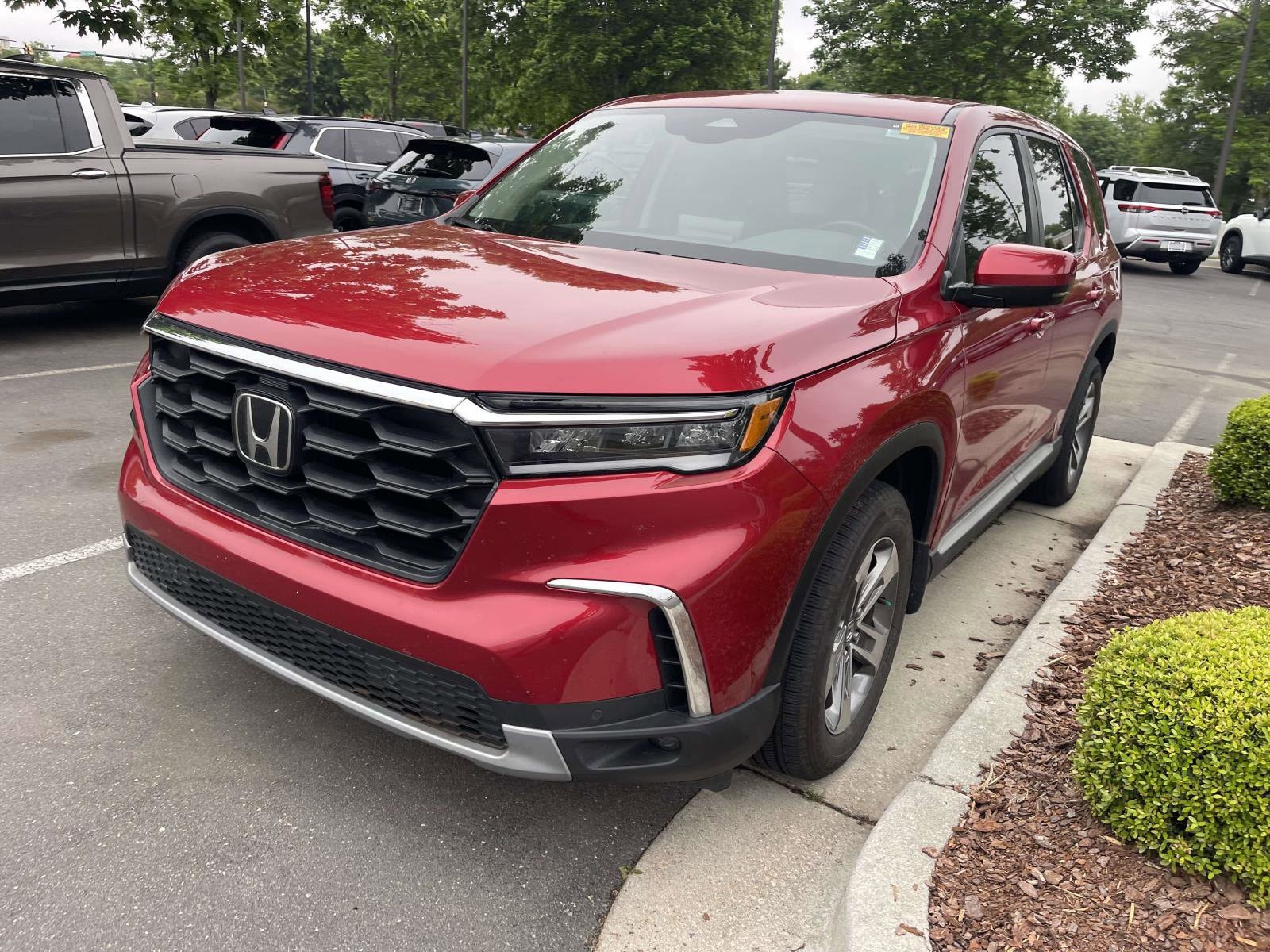 2023 Honda Pilot EX-L 7 Passenger photo 3