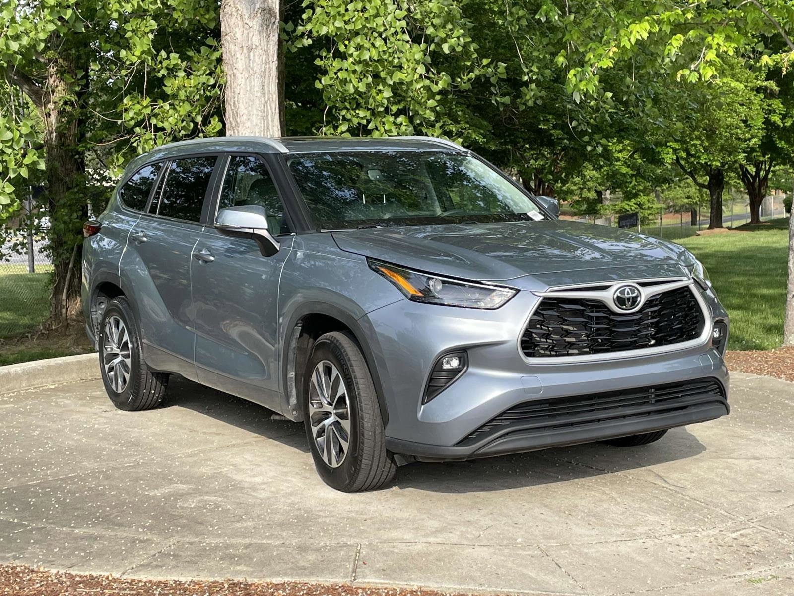 Used 2023 Toyota Highlander XLE with VIN 5TDKDRAHXPS032936 for sale in Rock Hill, SC