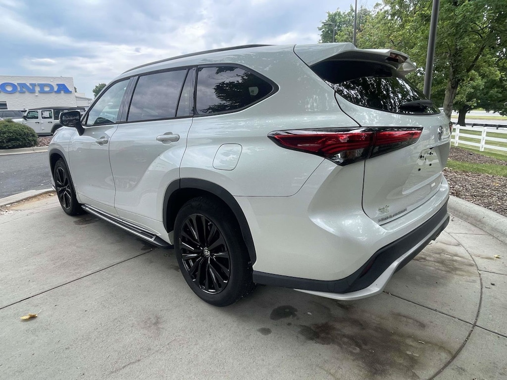 Used 2023 Toyota Highlander XSE SUV