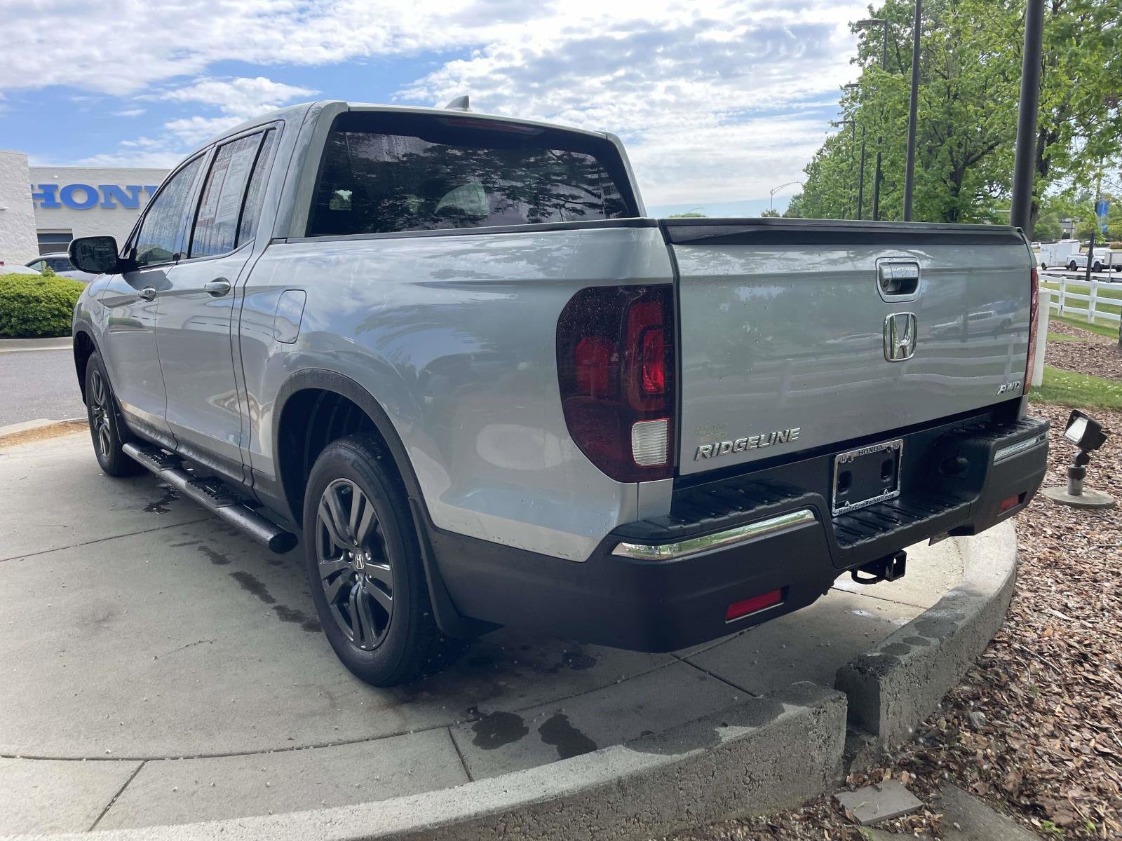 2020 Honda Ridgeline Sport photo 3