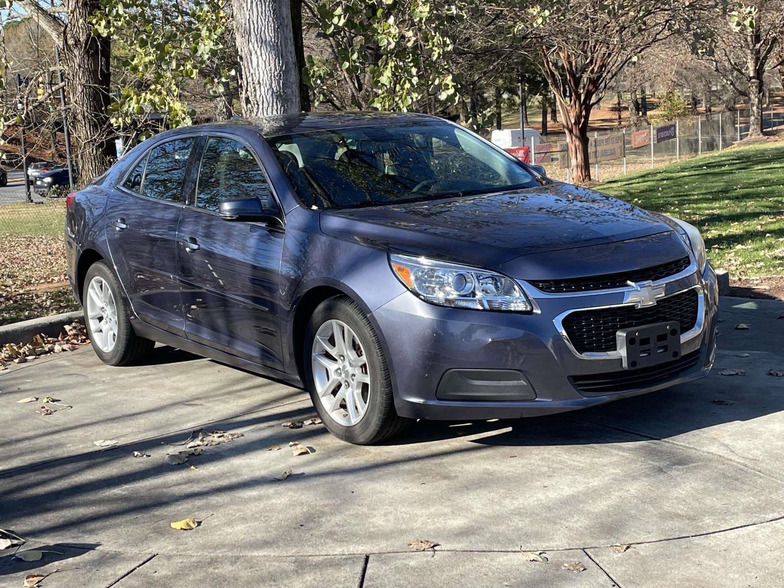 2015 Chevrolet Malibu 1LT photo 2
