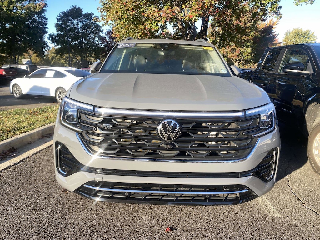 Used 2025 Volkswagen Atlas 2.0T SEL Premium R-Line SUV