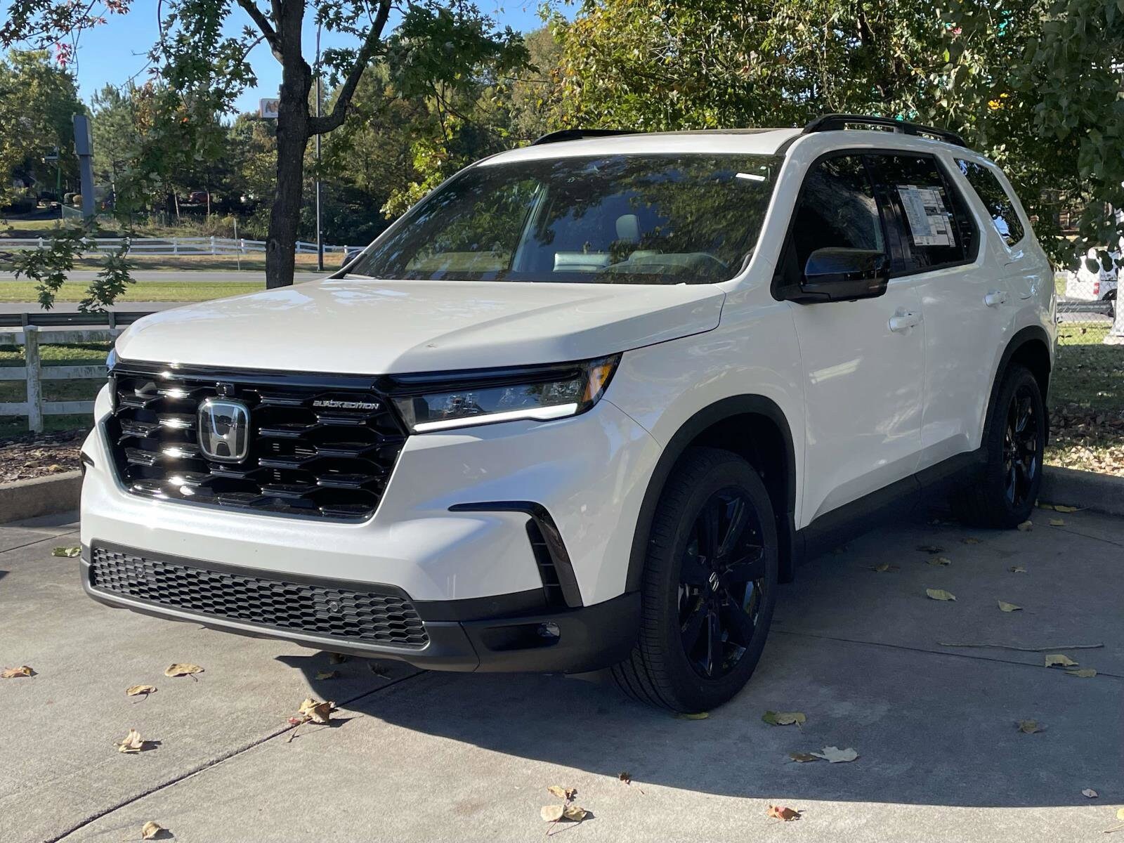 2025 Honda Pilot Black Edition photo 2