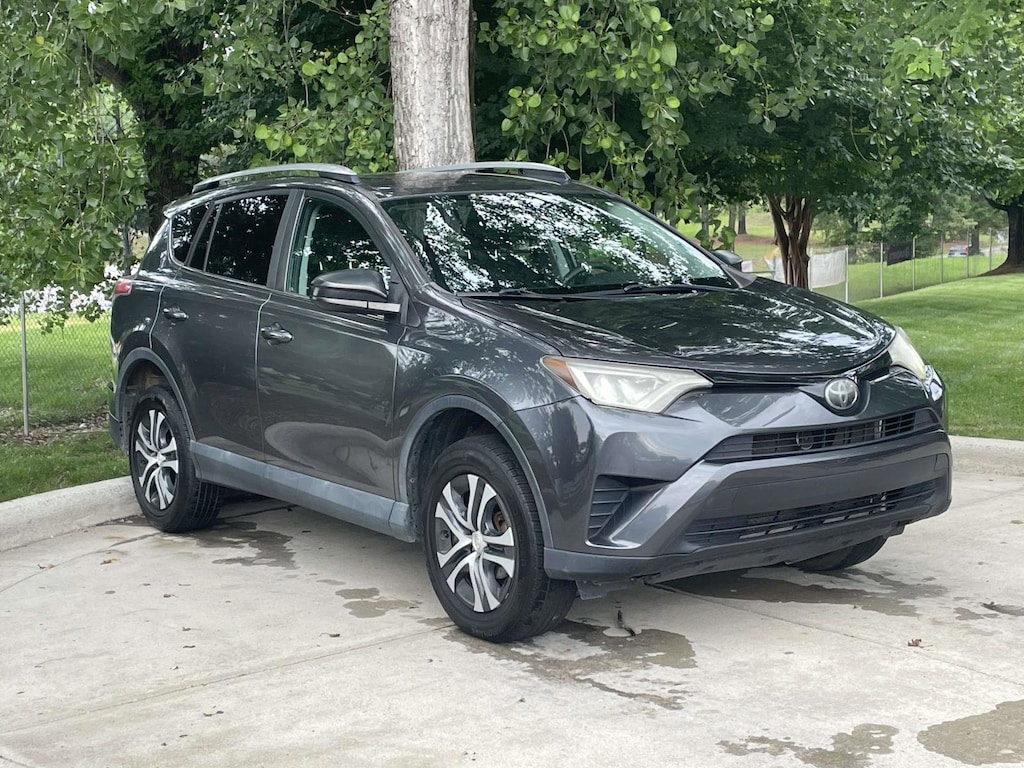 Used 2018 Toyota RAV4 LE SUV