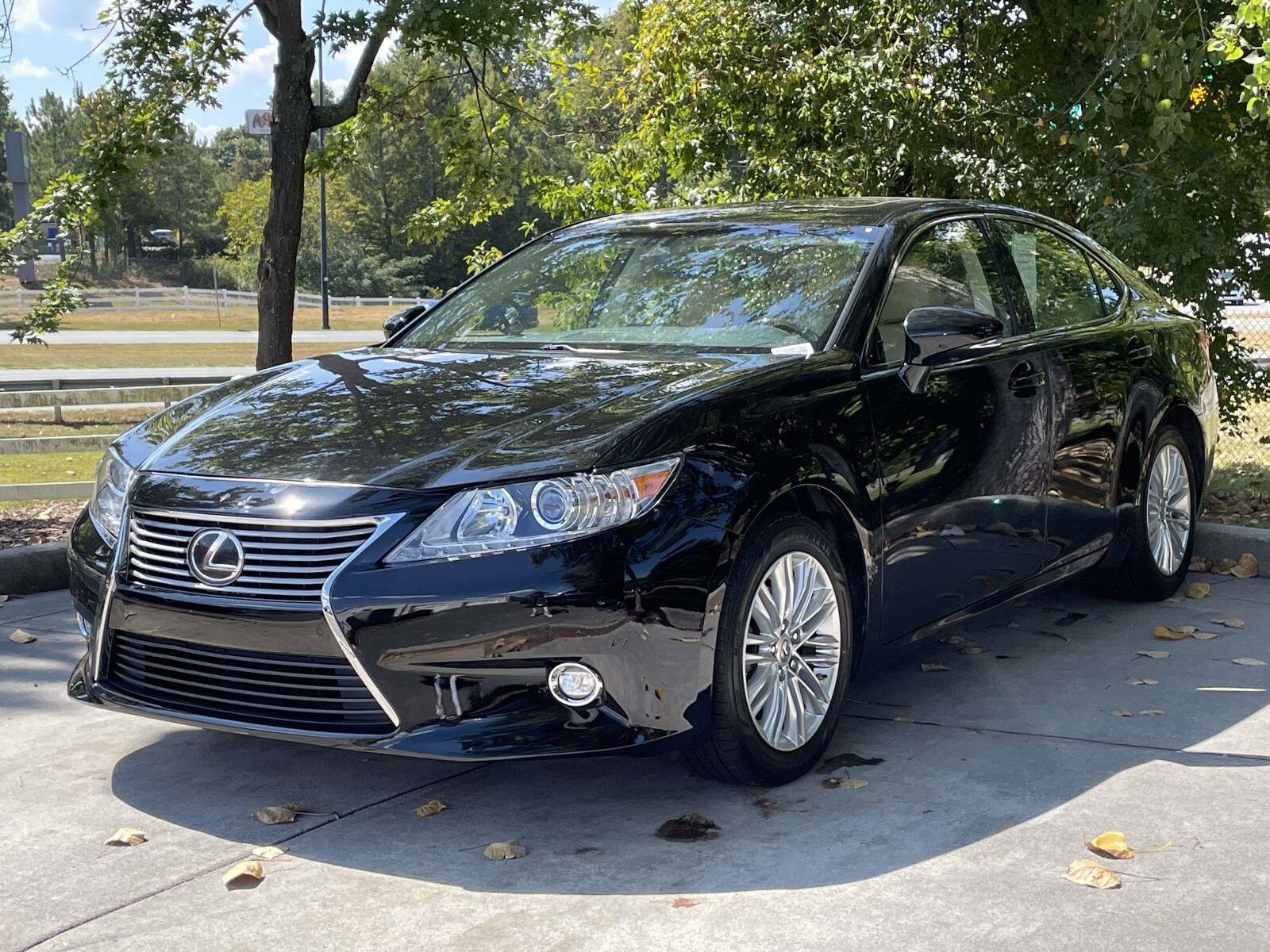 2014 Lexus ES 350 photo 2
