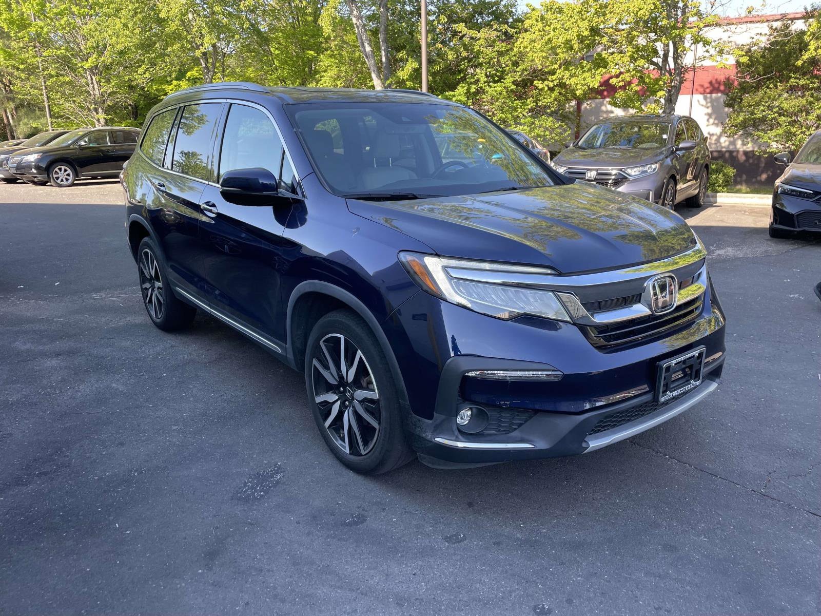2022 Honda Pilot Touring 7-Passenger photo 3