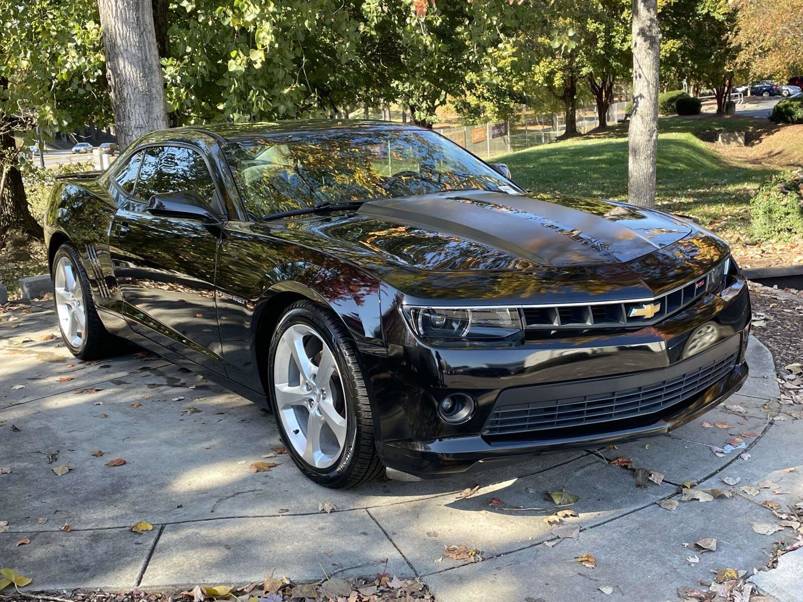 2015 Chevrolet Camaro 1LT photo 2