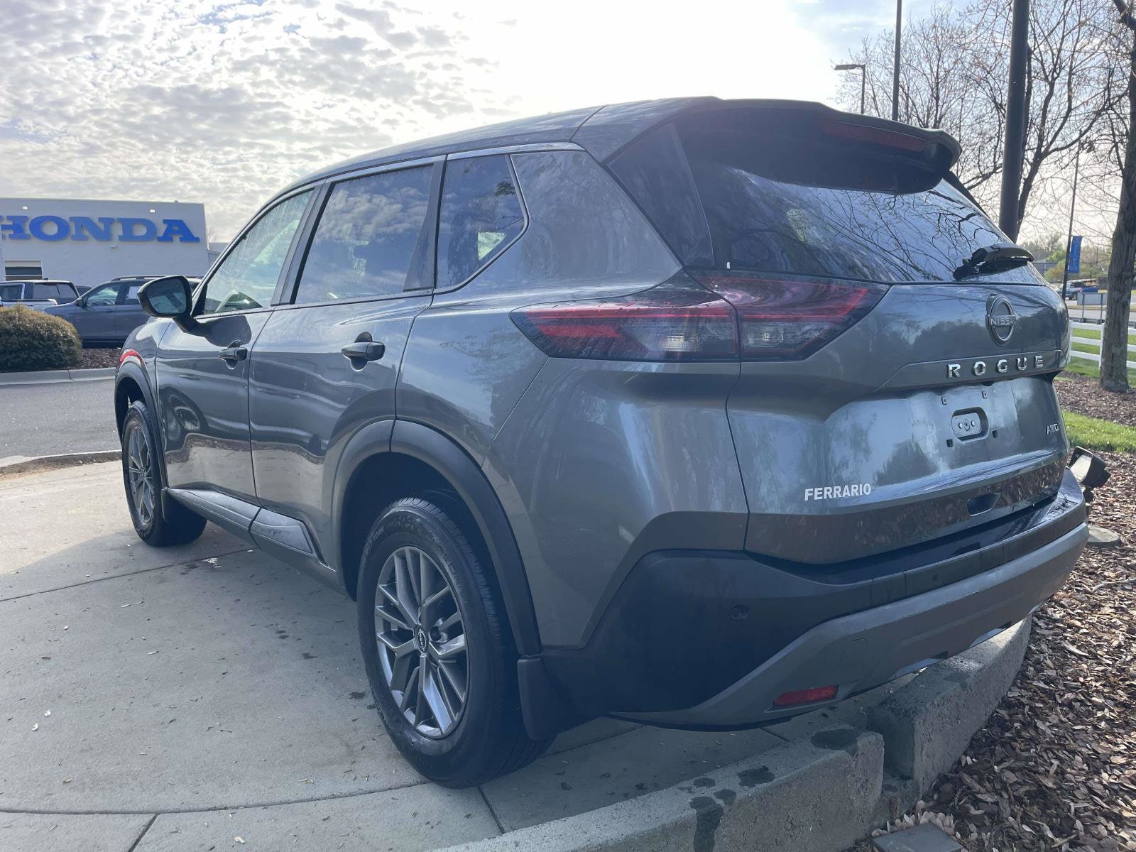 2023 Nissan Rogue S photo 3