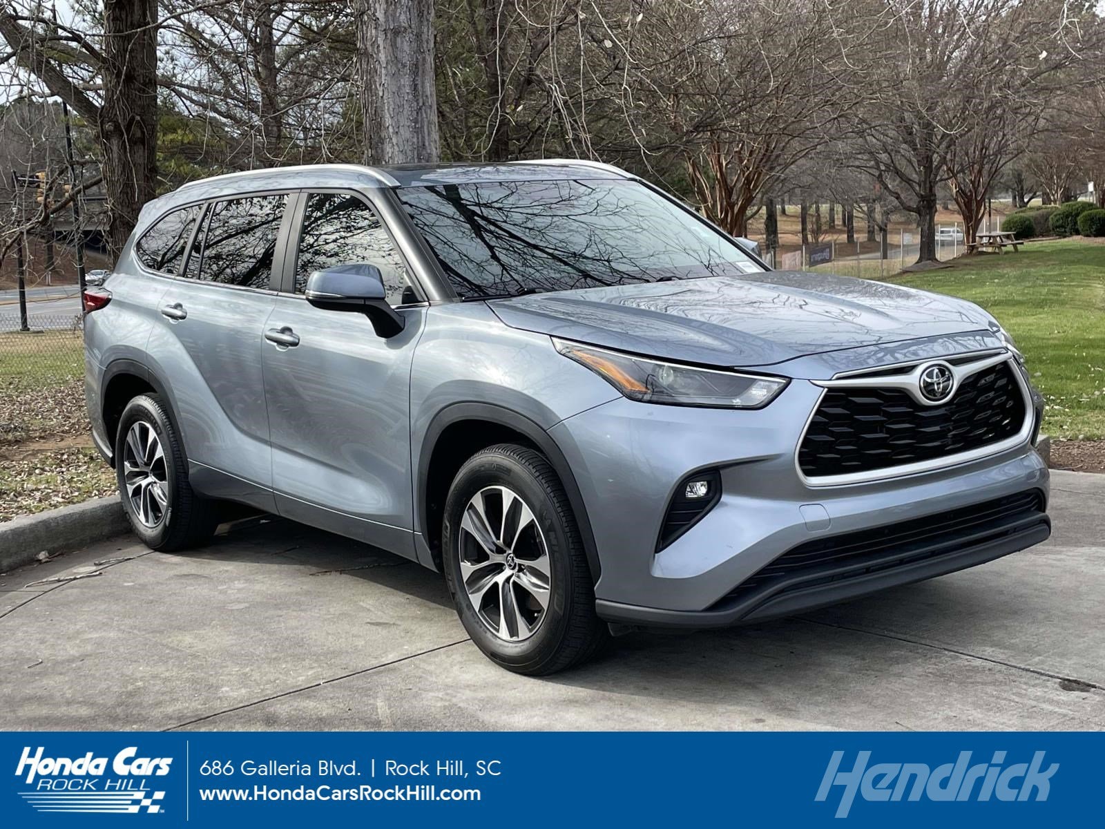 2023 Toyota Highlander XLE's photo