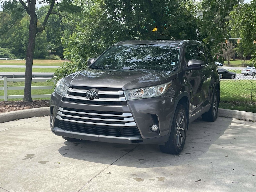 Used 2019 Toyota Highlander XLE SUV
