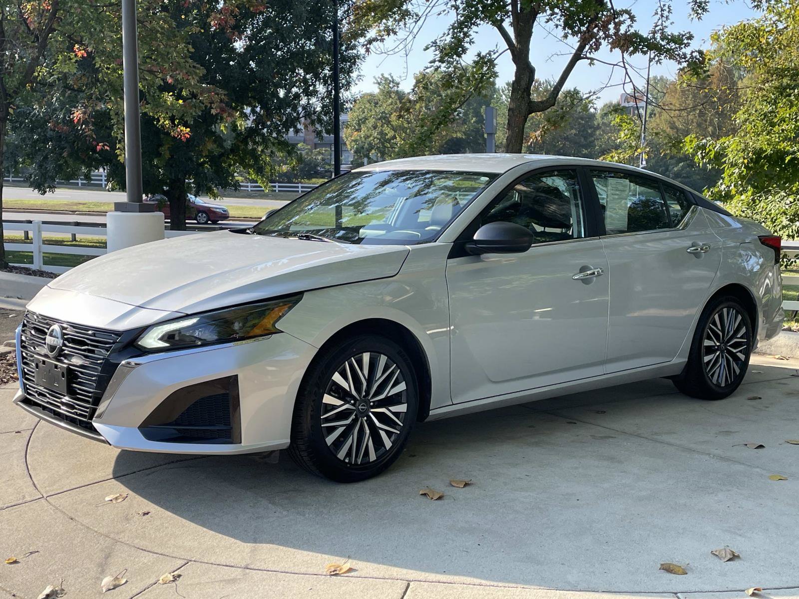 Used 2025 Nissan Altima SV Sedan