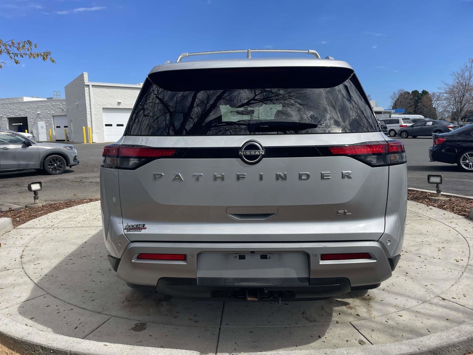 2024 Nissan Pathfinder SL photo 6