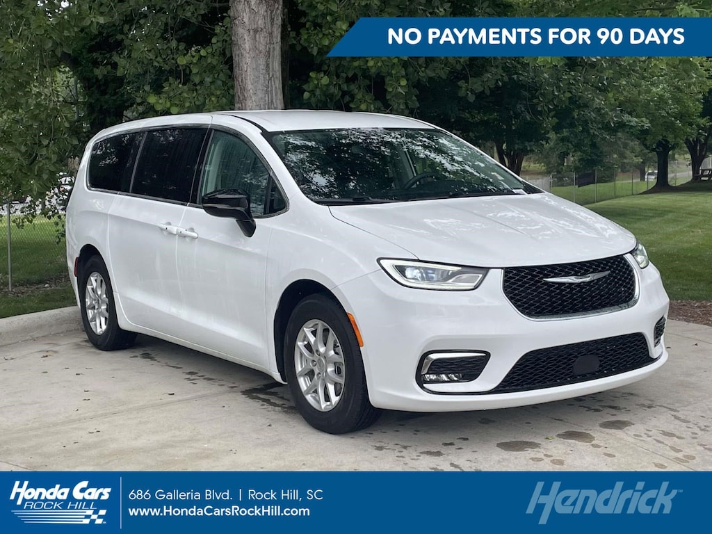 Used 2024 Chrysler Pacifica Touring L Minivan