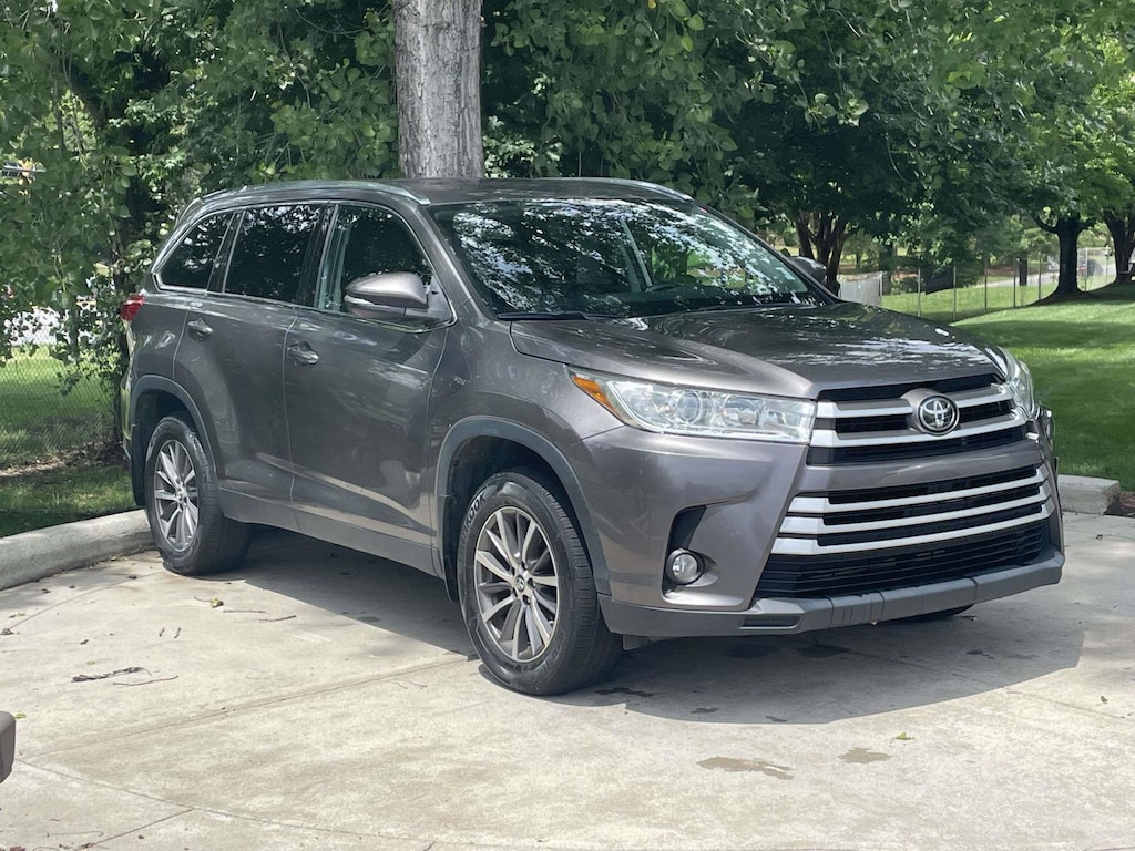 Used 2019 Toyota Highlander XLE SUV