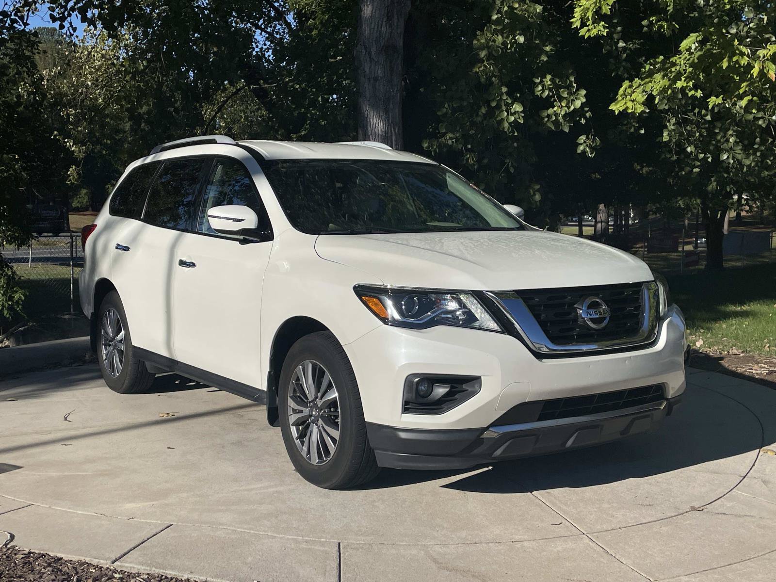 Used 2018 Nissan Pathfinder SV with VIN 5N1DR2MM1JC638382 for sale in Rock Hill, SC