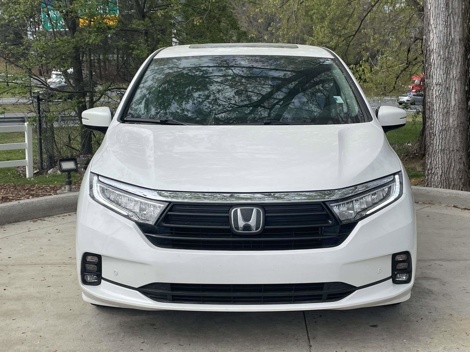2023 Honda Odyssey Elite photo 2