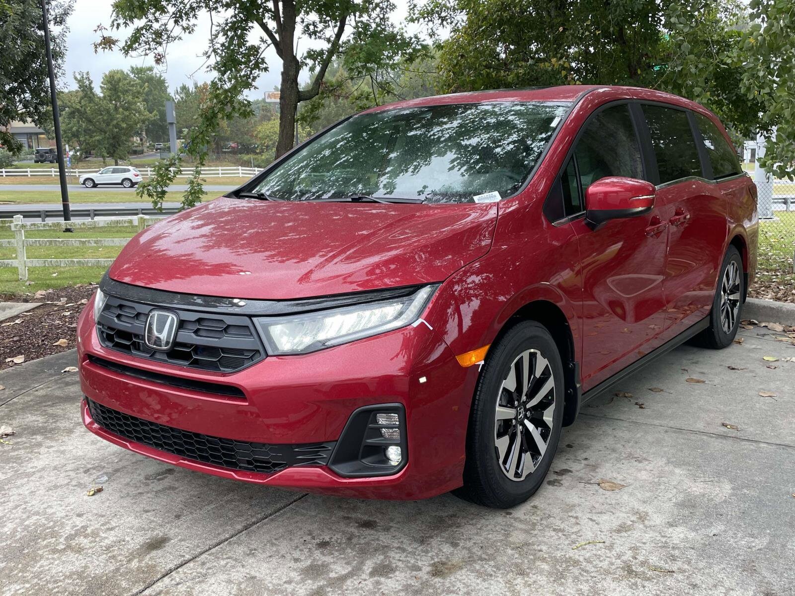 2025 Honda Odyssey EX-L photo 2