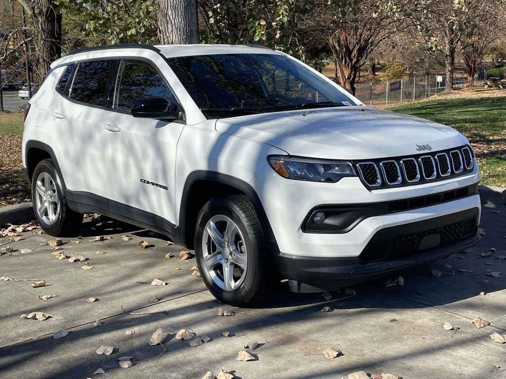 Used 2024 Jeep Compass Latitude SUV