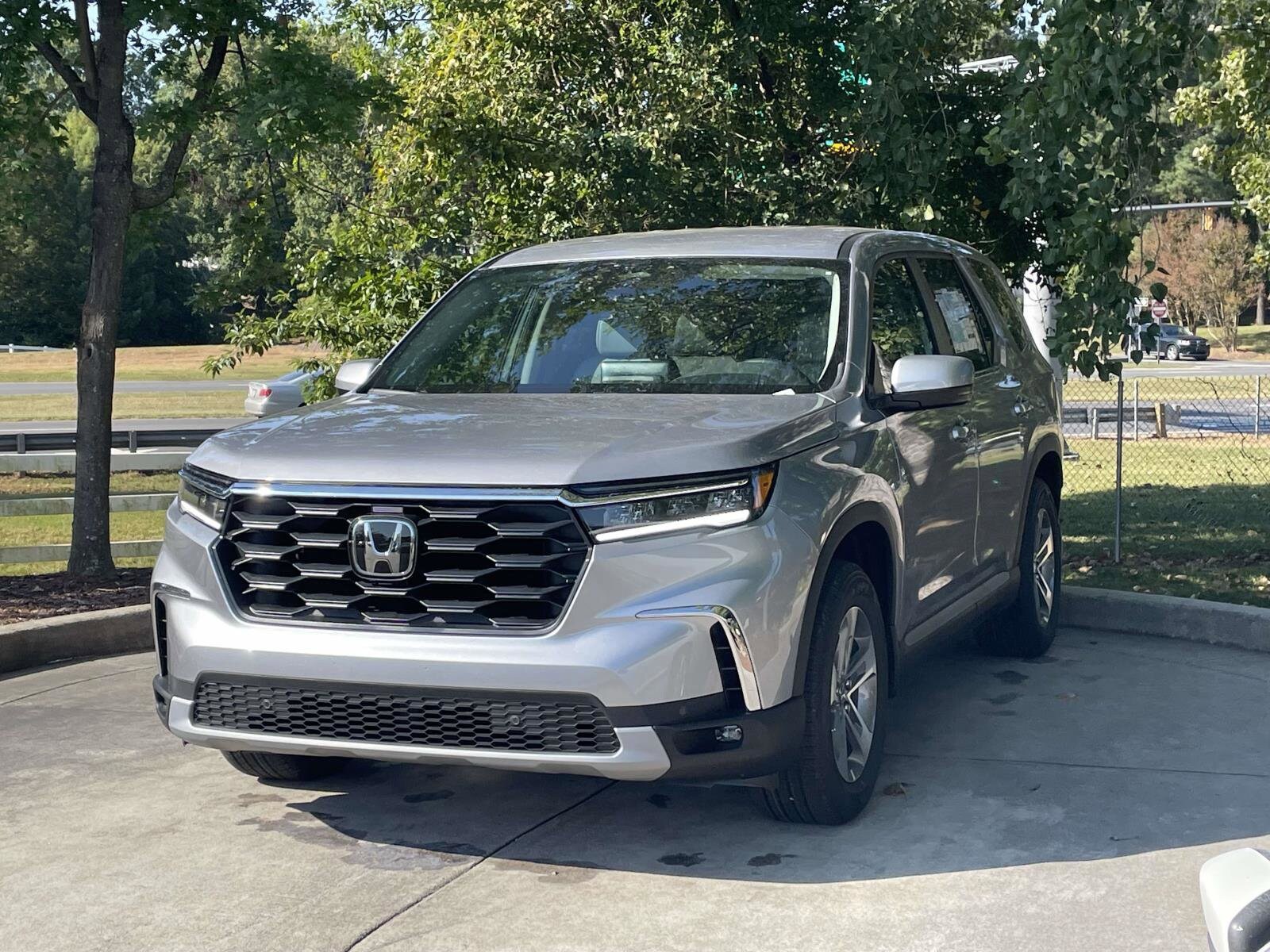 2025 Honda Pilot EX-L photo 3