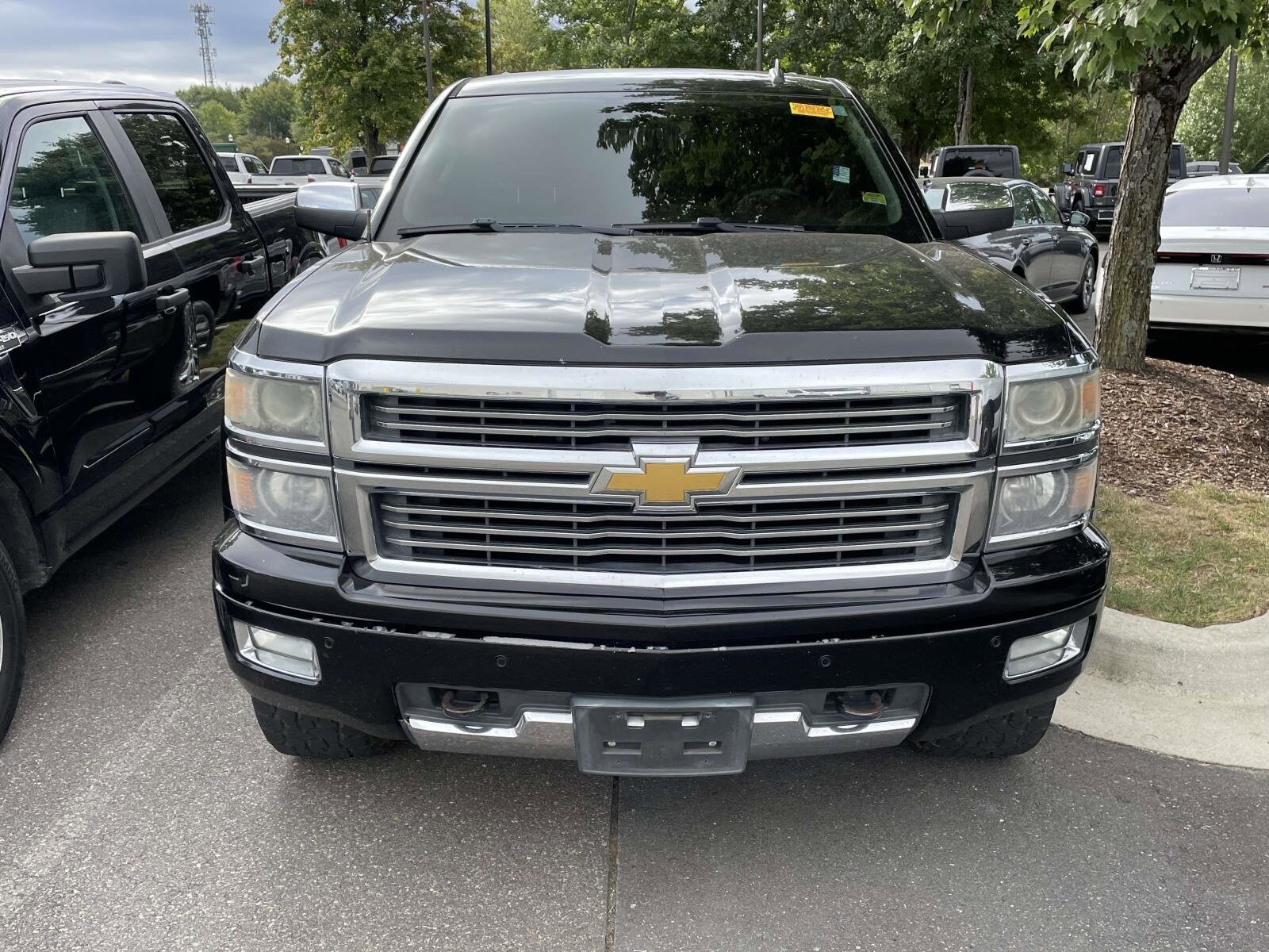 2014 Chevrolet Silverado 1500 High Country photo 2