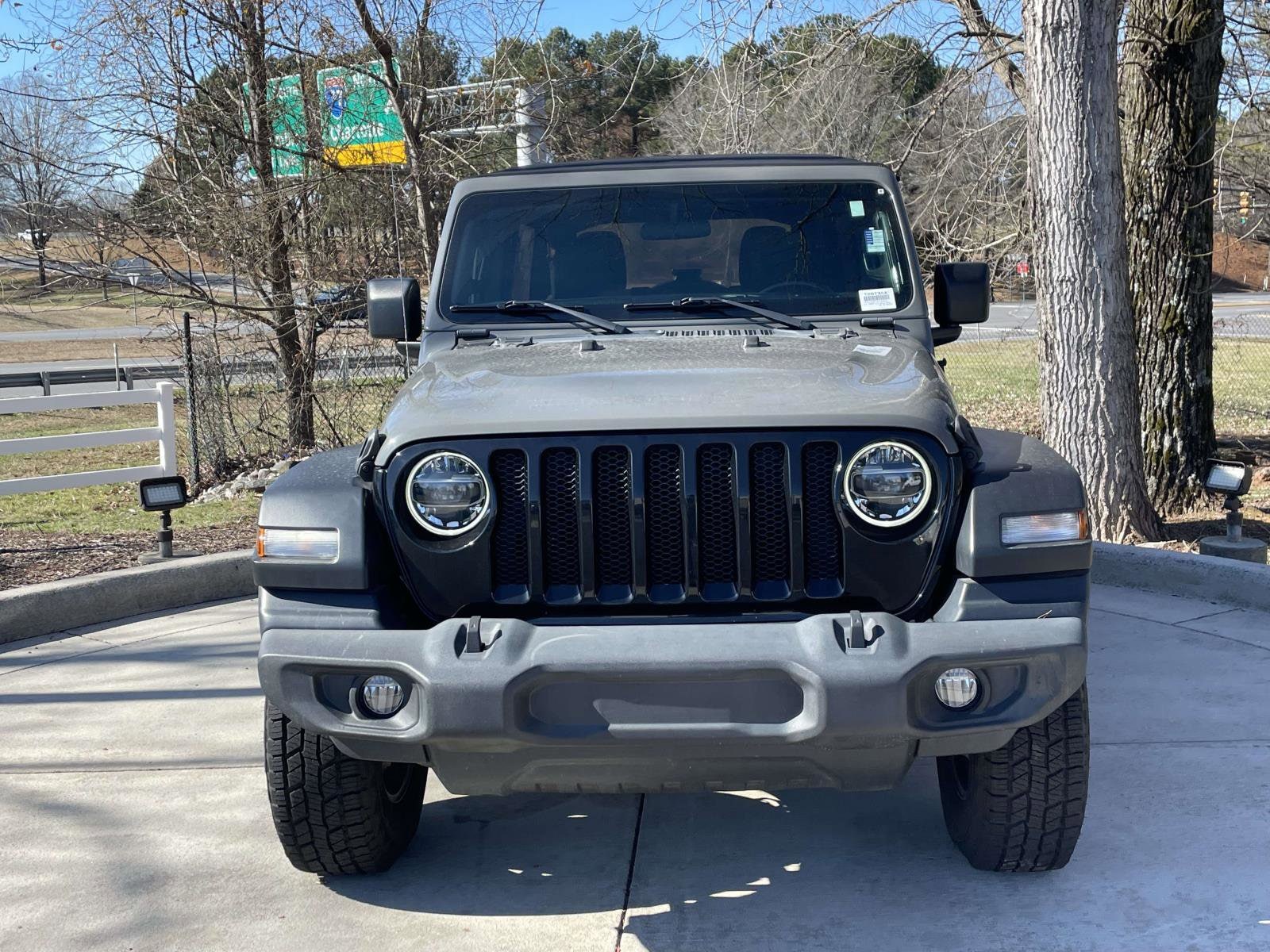 2020 Jeep Wrangler Unlimited Willys photo 2