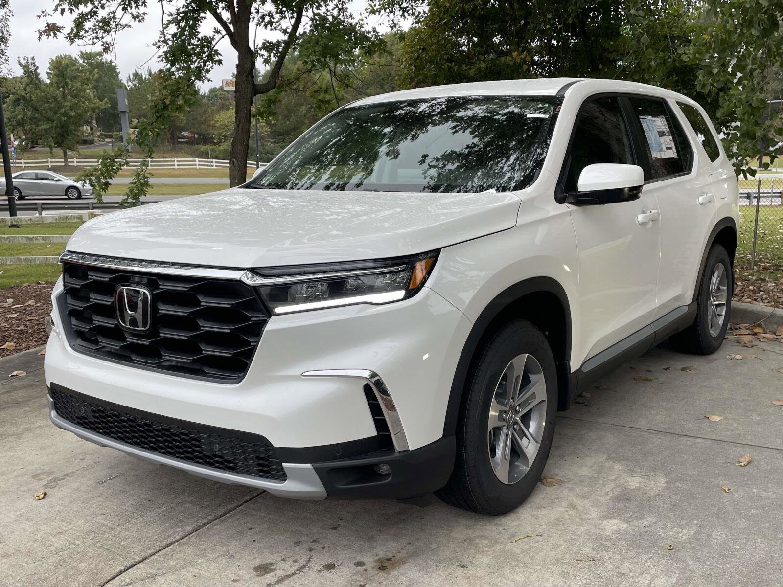 2025 Honda Pilot EX-L photo 3