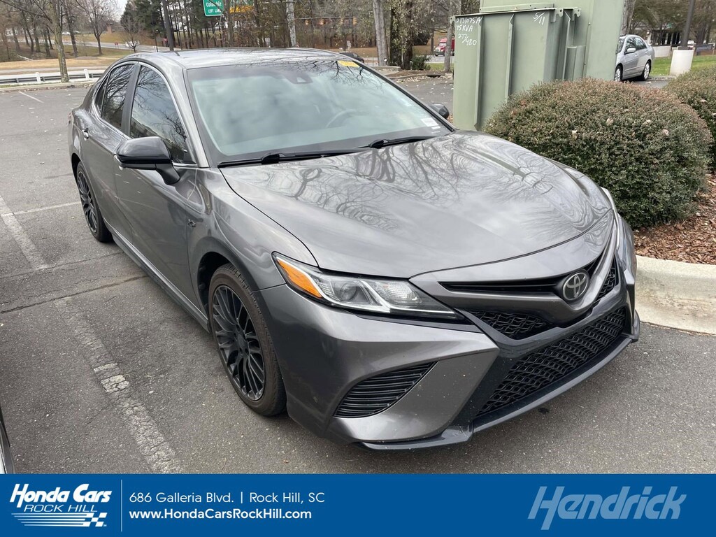 Used 2019 Toyota Camry SE Sedan