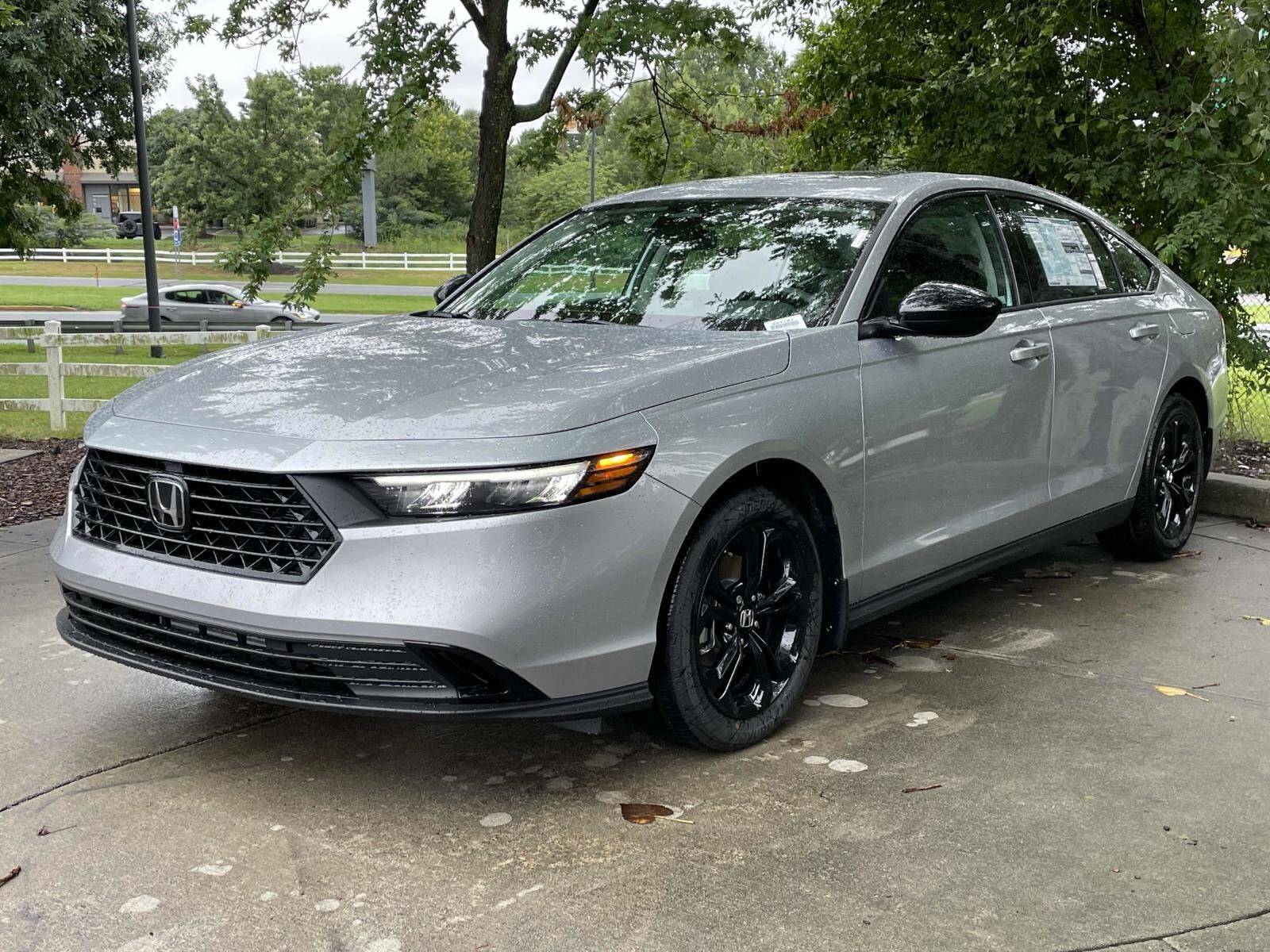 2025 Honda Accord SE photo 2