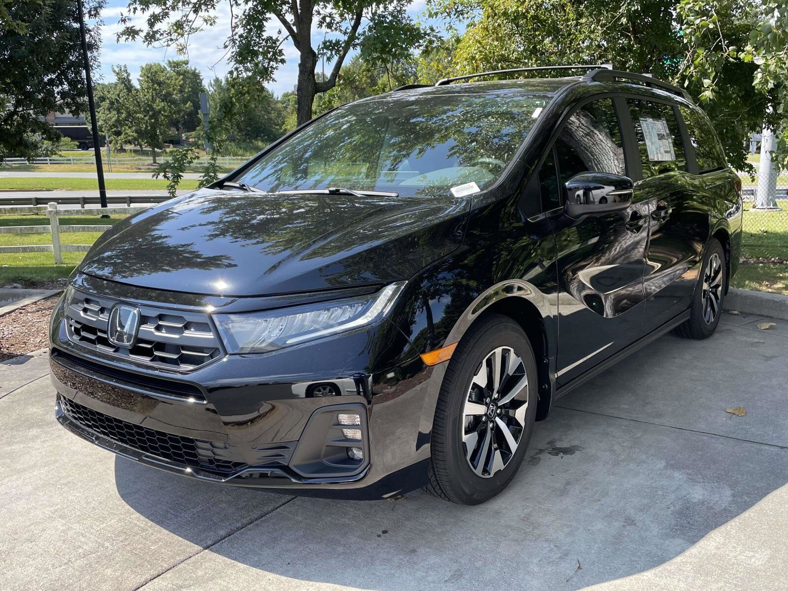 2026 Honda Odyssey EX-L photo 2