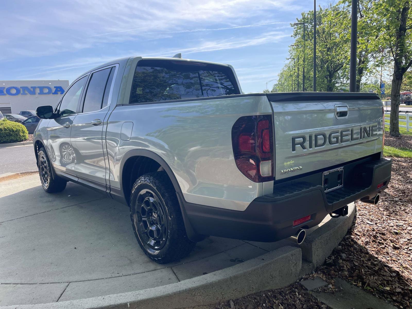 2025 Honda Ridgeline RTL+ photo 3
