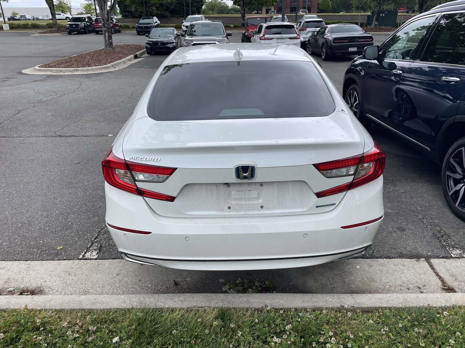 2021 Honda Accord Hybrid EX-L photo 6