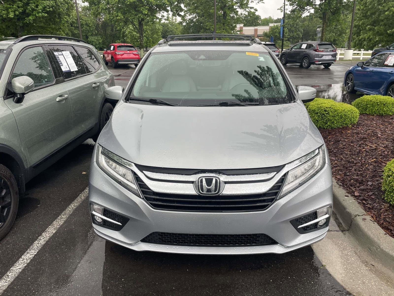 2019 Honda Odyssey Elite photo 2
